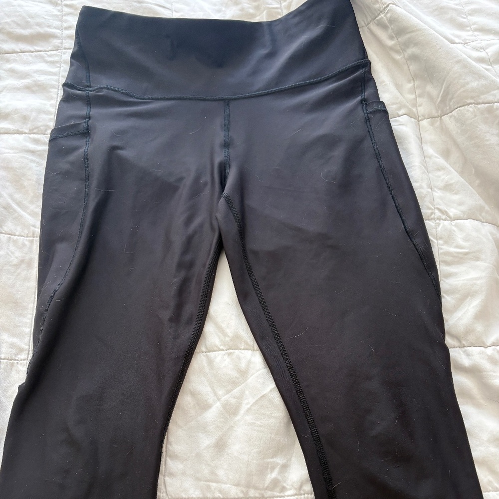 Women’s Black Athleta Interval Stash Capri - Medium